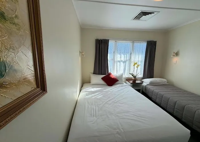 Kowhai 4*